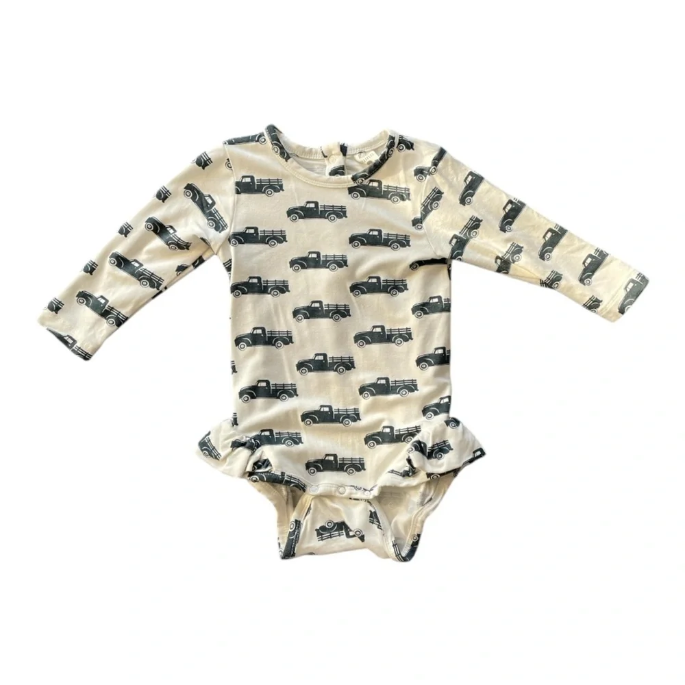 #227, kate quinn long sleeve single side ruffles bodysuit, size 12-18 months